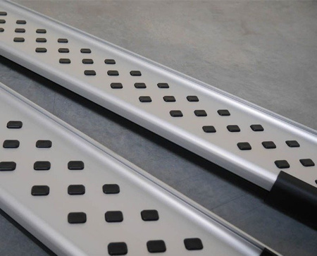 Stopnie boczne - Ford F-150 2015+ (długość: 205-220 cm) 01665062